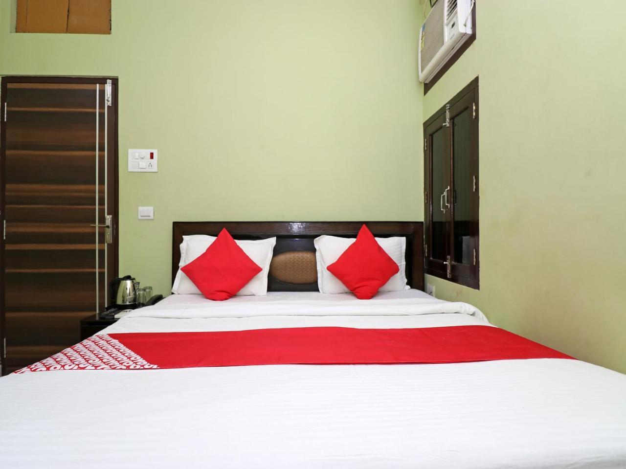 Capital O 11480 Hotel Blue Star Варанаси Экстерьер фото